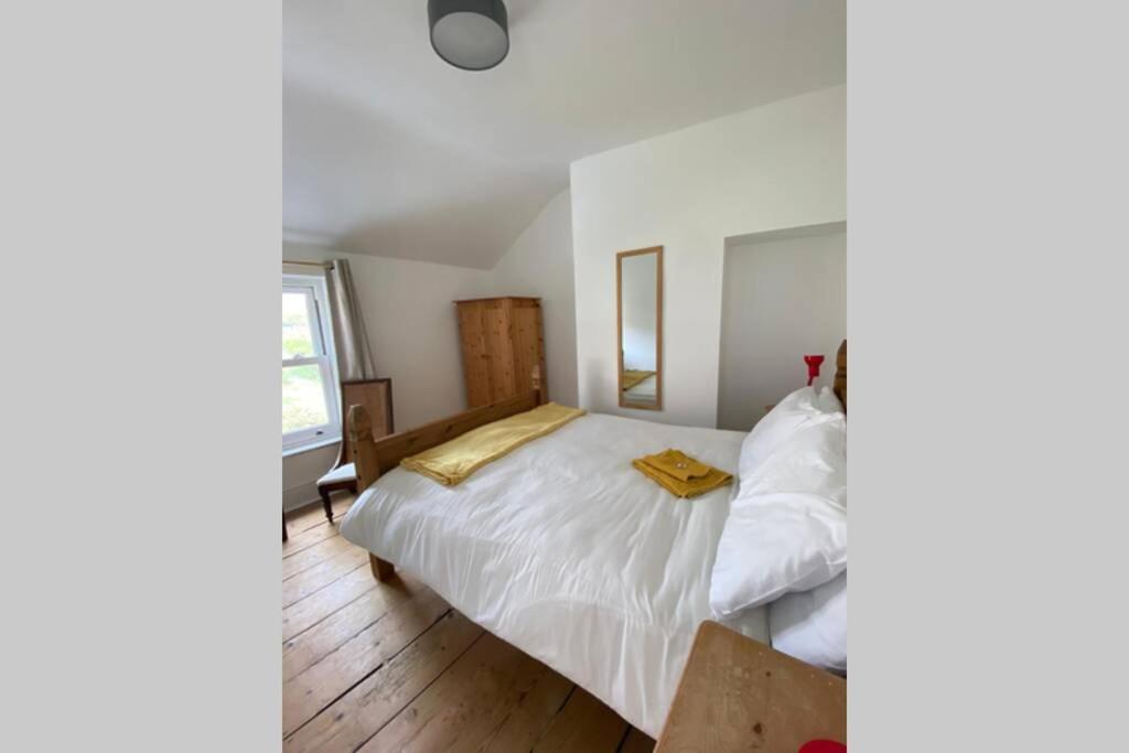 200 Year Old Large Townhouse With Sea Views Vila Scarborough Exterior foto